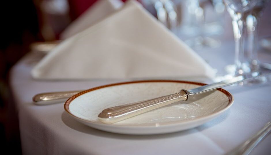 The Modern Gentleman’s Guide to Impeccable Table Manners in 2026