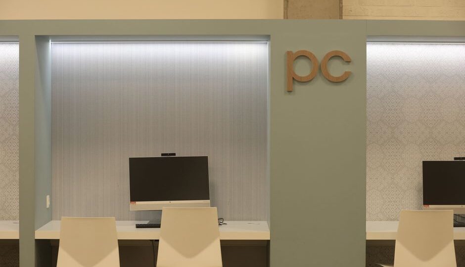 From Pages to Pixels: Building a Personalized Digital Library for 2026